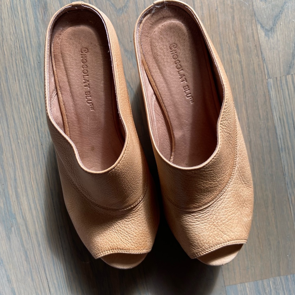 Chocolate blu wind leather wedges size 6